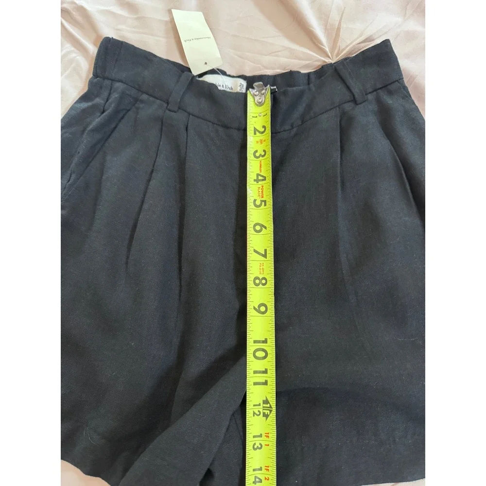NWT Abercrombie & Fitch Black Linen Blend Pleated High Rise Shorts Size 26 2R